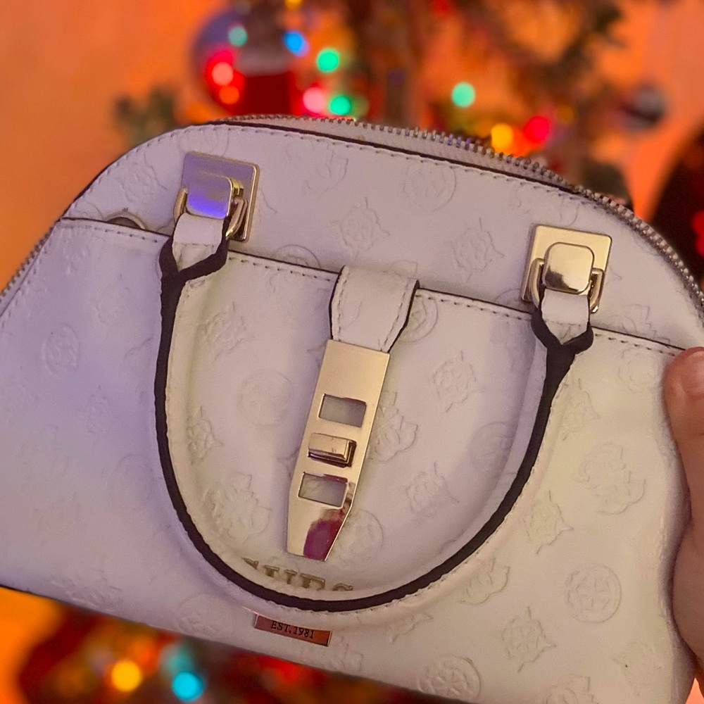 Guess Designer Handbag 👜